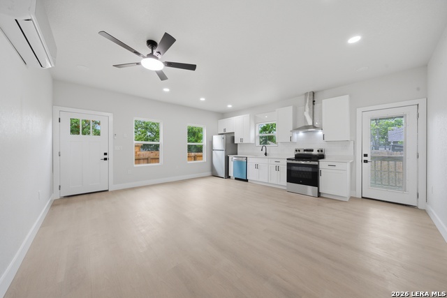 Image 4 of 11 For 1225 Burnet  102