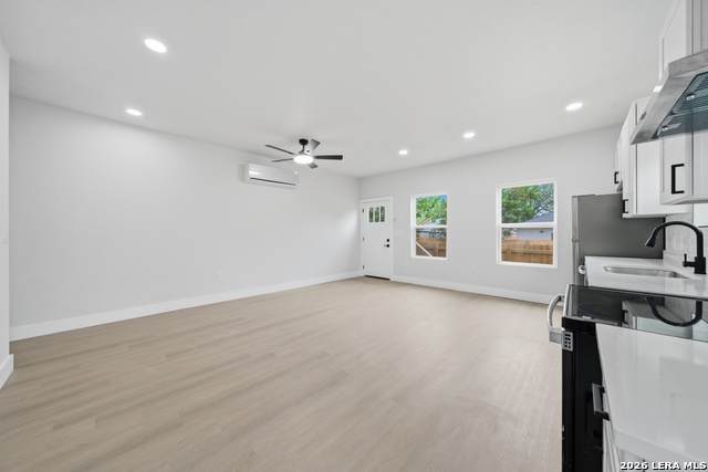 Image 7 of 11 For 1225 Burnet  102