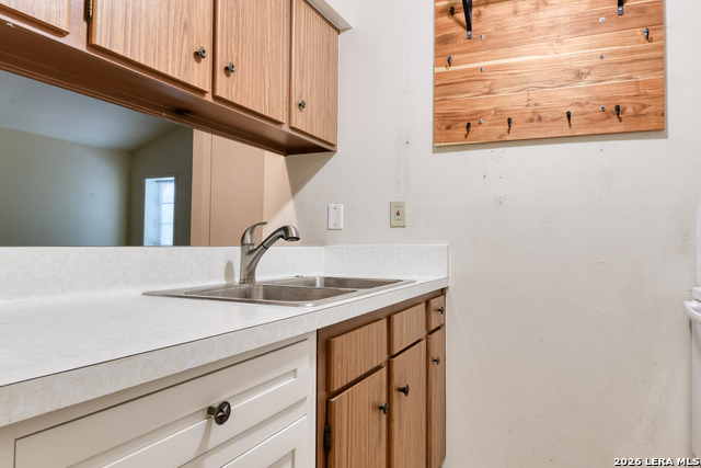 Image 10 of 14 For 215 Mistletoe W E