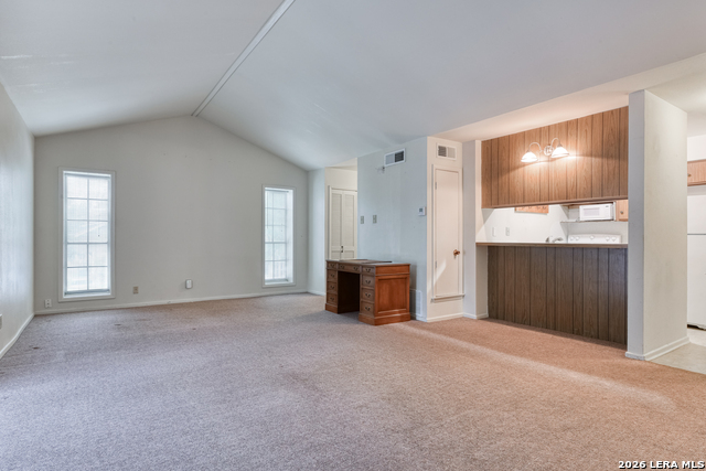 Image 6 of 14 For 215 Mistletoe W E