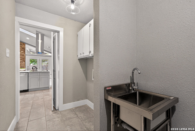 Image 19 of 40 For 5935 Forest Knoll