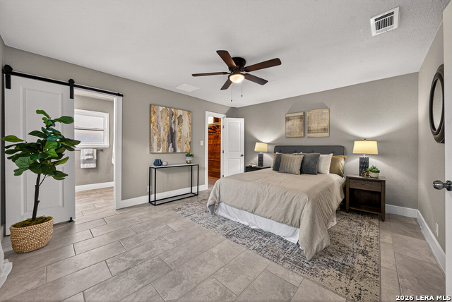 Image 20 of 40 For 5935 Forest Knoll