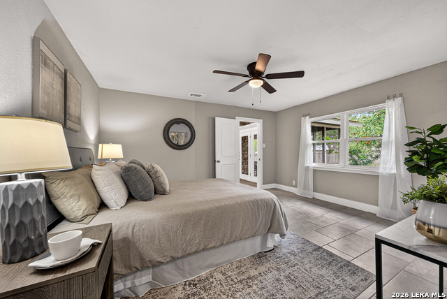 Image 22 of 40 For 5935 Forest Knoll