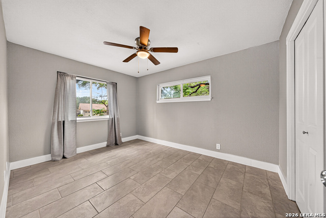 Image 30 of 40 For 5935 Forest Knoll