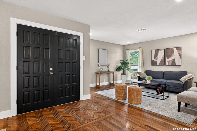 Image 6 of 40 For 5935 Forest Knoll