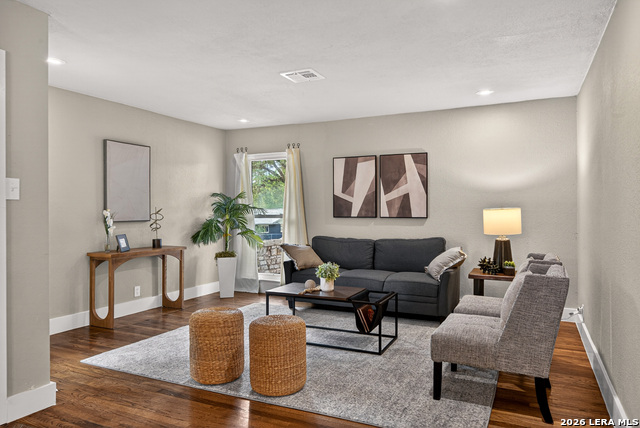 Image 7 of 40 For 5935 Forest Knoll