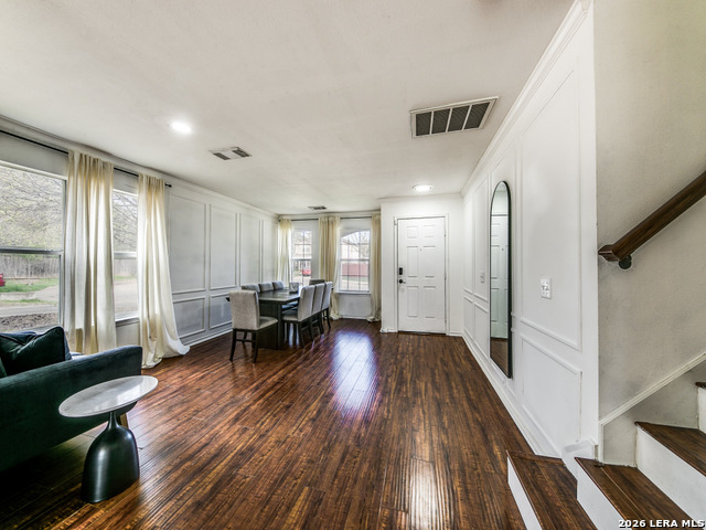 Image 2 of 12 For 6606 Crestwood Ct