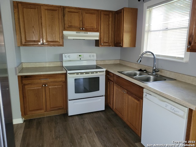 Image 2 of 10 For 221 Scott Ave