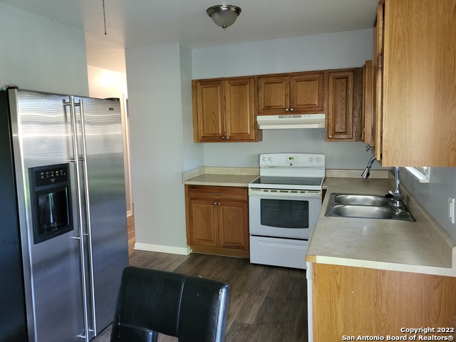 Image 3 of 10 For 221 Scott Ave