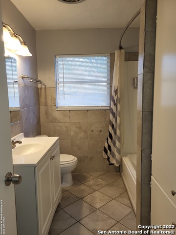 Image 7 of 10 For 221 Scott Ave