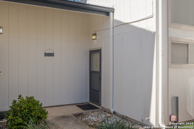 Image 3 of 23 For 1135 Parkview Dr  C16