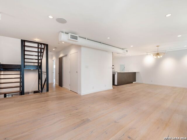 Image 11 of 45 For 305 Joliet  C