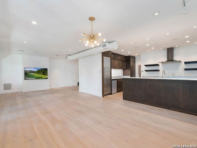 Image 13 of 45 For 305 Joliet  C