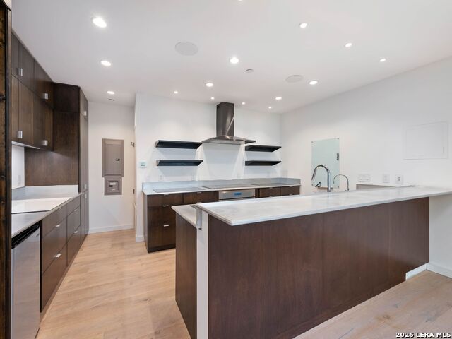 Image 14 of 45 For 305 Joliet  C