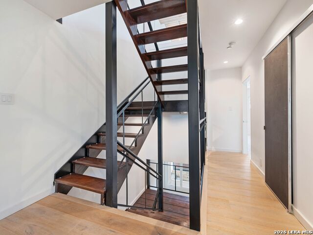 Image 18 of 45 For 305 Joliet  C