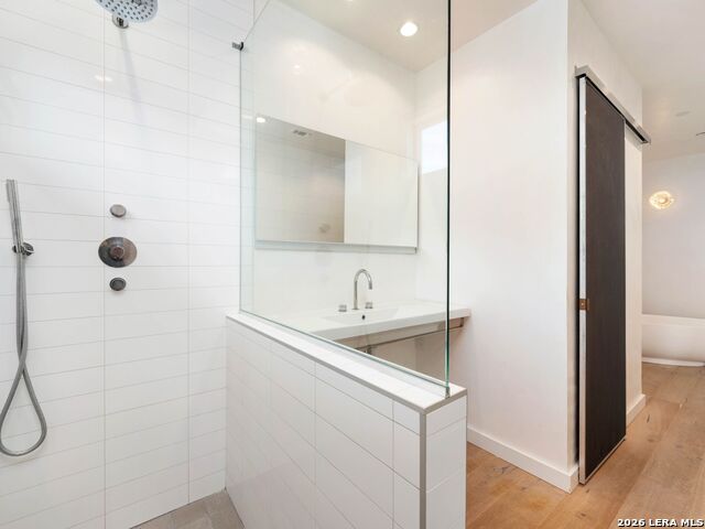 Image 26 of 45 For 305 Joliet  C