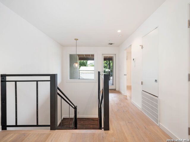 Image 27 of 45 For 305 Joliet  C