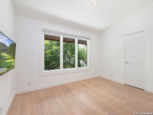 Image 31 of 45 For 305 Joliet  C