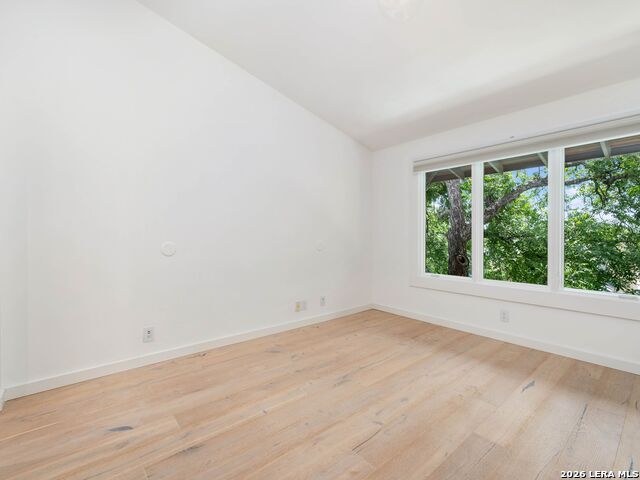 Image 32 of 45 For 305 Joliet  C