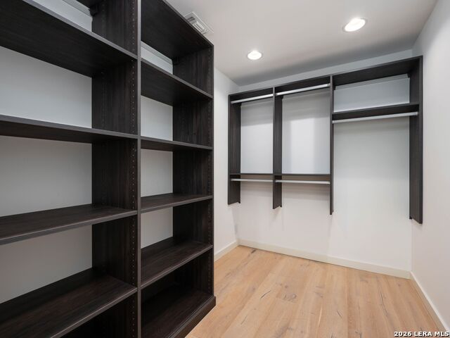 Image 33 of 45 For 305 Joliet  C