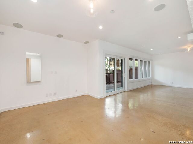 Image 7 of 45 For 305 Joliet  C