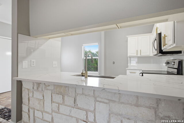 Image 12 of 43 For 21810 Goldcrest