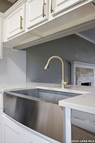 Image 17 of 43 For 21810 Goldcrest