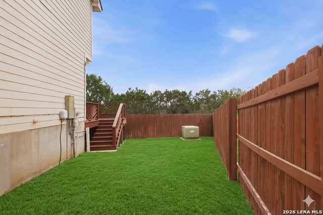 Image 40 of 43 For 21810 Goldcrest