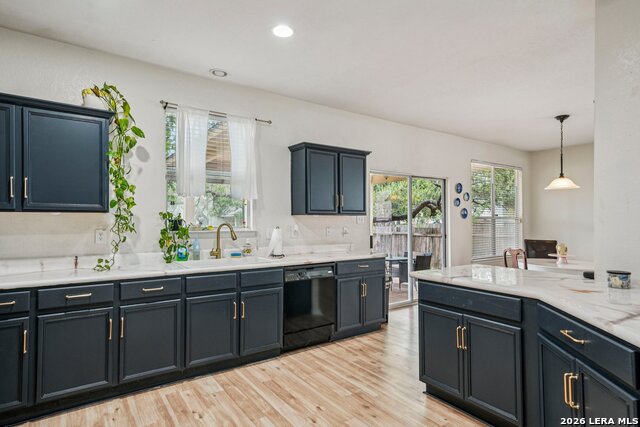 Image 17 of 47 For 8114 Cooper Ml