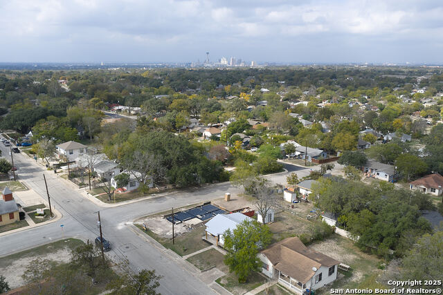 Image 15 of 18 For 2307 Hicks  