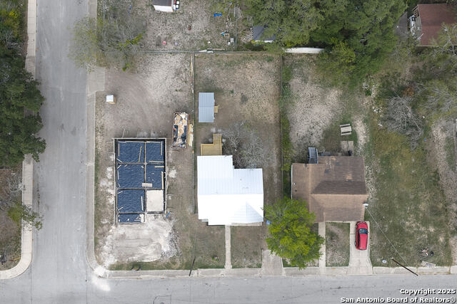 Image 16 of 18 For 2307 Hicks  