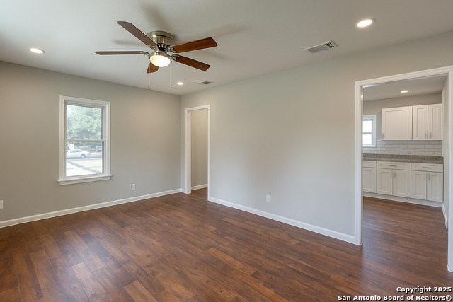 Image 6 of 18 For 2307 Hicks  