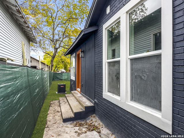 Image 2 of 13 For 1606 Wildwood Unit A W