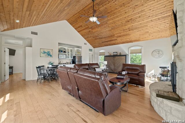 Image 29 of 36 For 185 Shimmering Shore