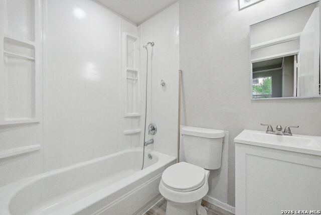 Listing photo id 9 for 221 Park  