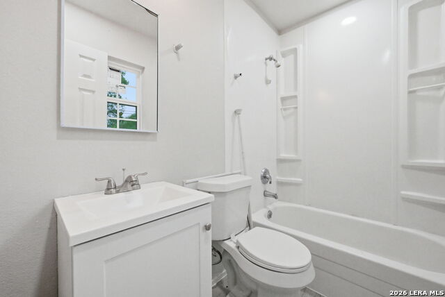 Listing photo id 14 for 221 Park  