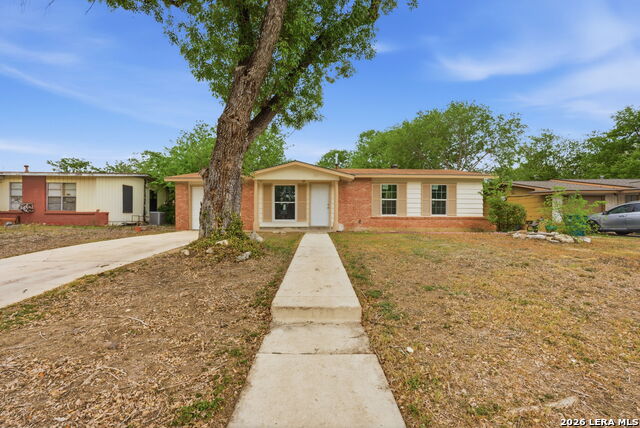 Listing photo id 0 for 221 Park  