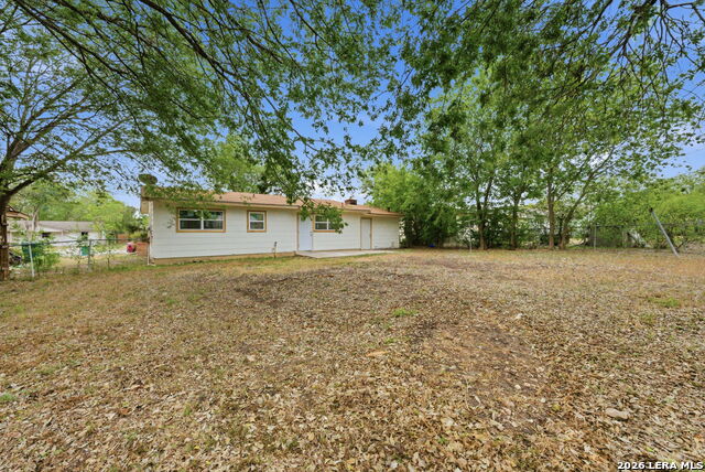 Listing photo id 18 for 221 Park  