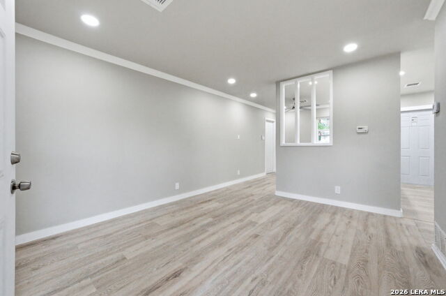 Listing photo id 2 for 221 Park  