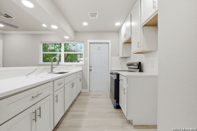 Listing photo id 5 for 221 Park  