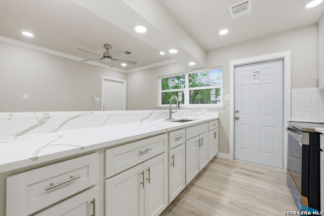 Listing photo id 6 for 221 Park  