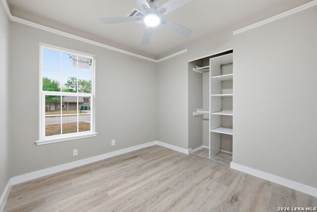 Listing photo id 7 for 221 Park  