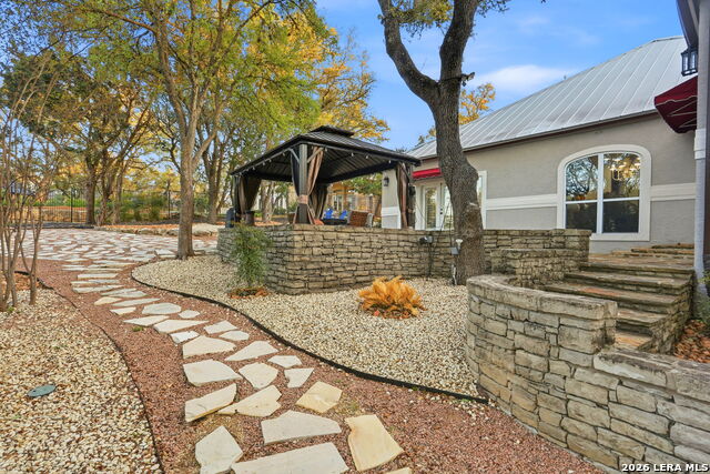 Image 18 of 72 For 30 Devon Wood