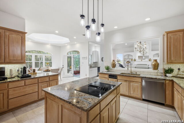 Image 42 of 72 For 30 Devon Wood