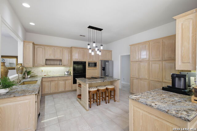 Image 43 of 72 For 30 Devon Wood