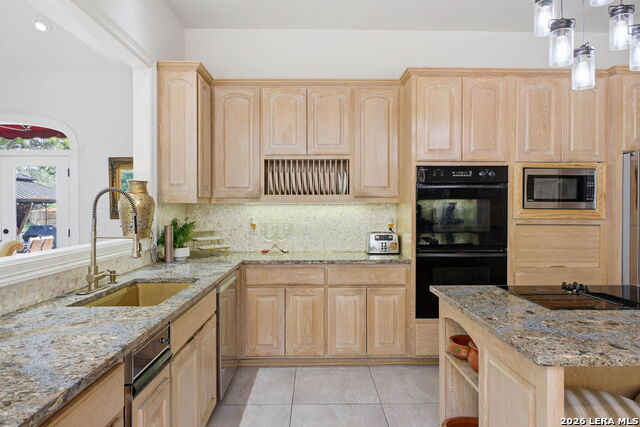 Image 44 of 72 For 30 Devon Wood