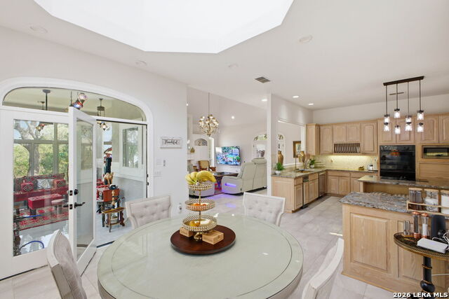 Image 49 of 72 For 30 Devon Wood