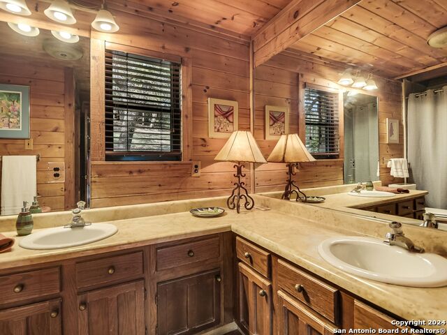 Image 16 of 50 For 27728 Ramblewood Street