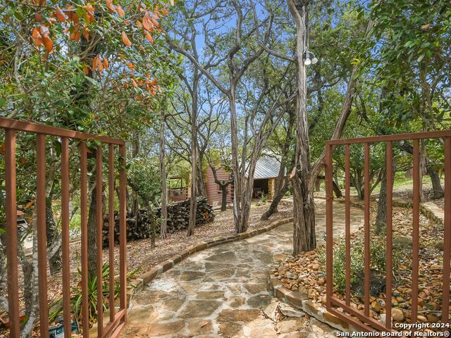 Image 4 of 50 For 27728 Ramblewood Street