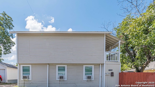 Image 13 of 13 For 2407 South New Braunfels Avenue  3
